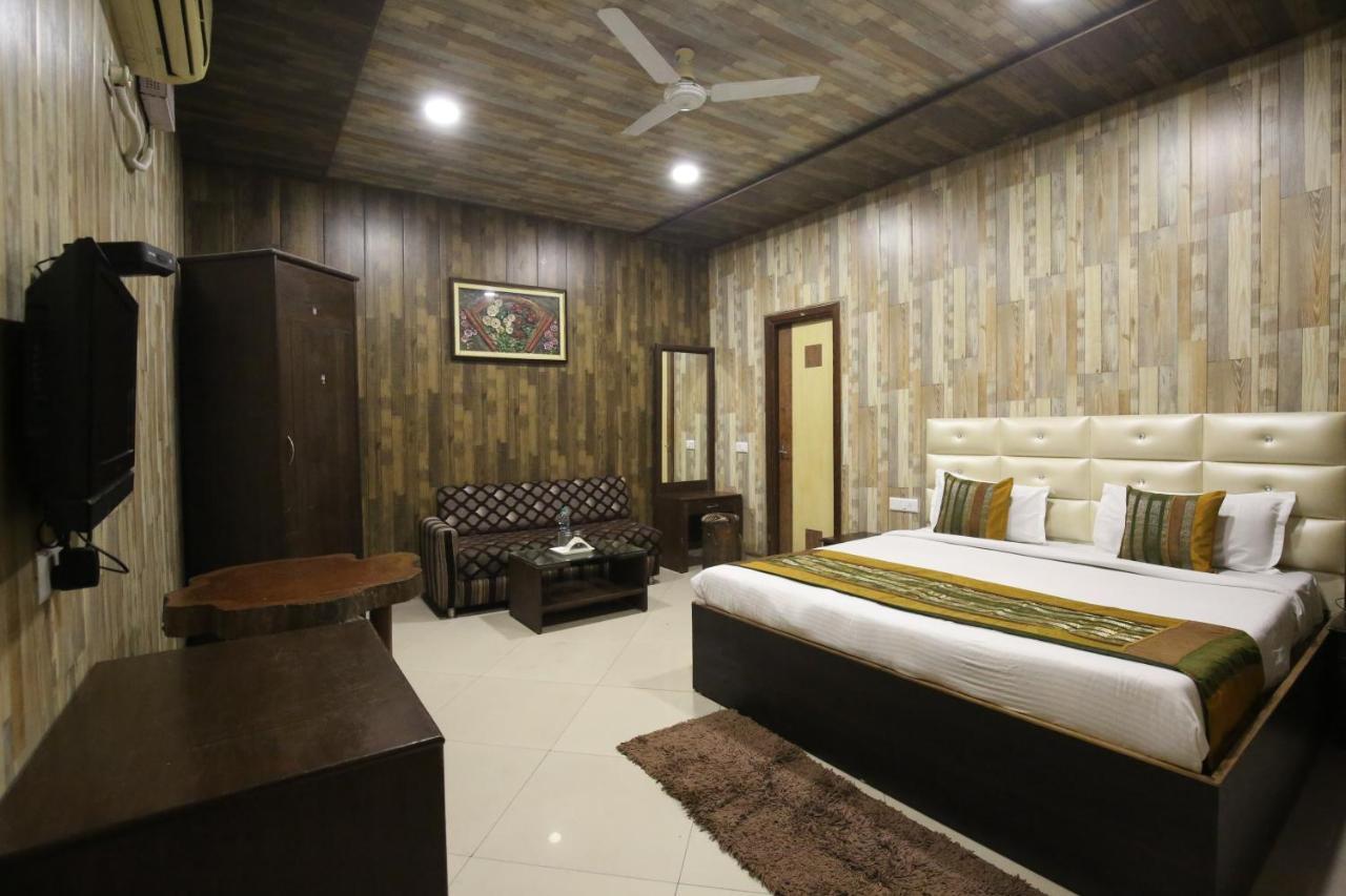 Hotel Hk Continental Amritsar Ngoại thất bức ảnh