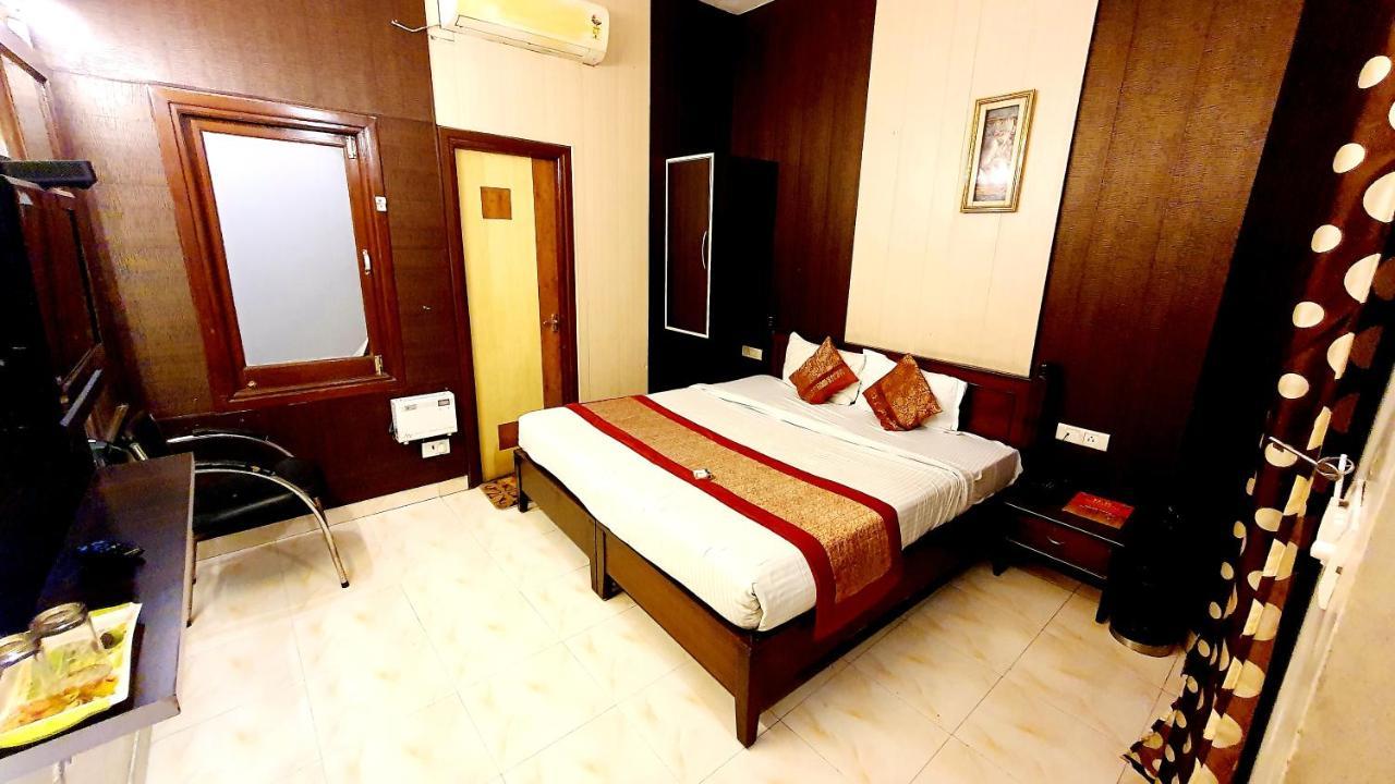 Hotel Hk Continental Amritsar Ngoại thất bức ảnh