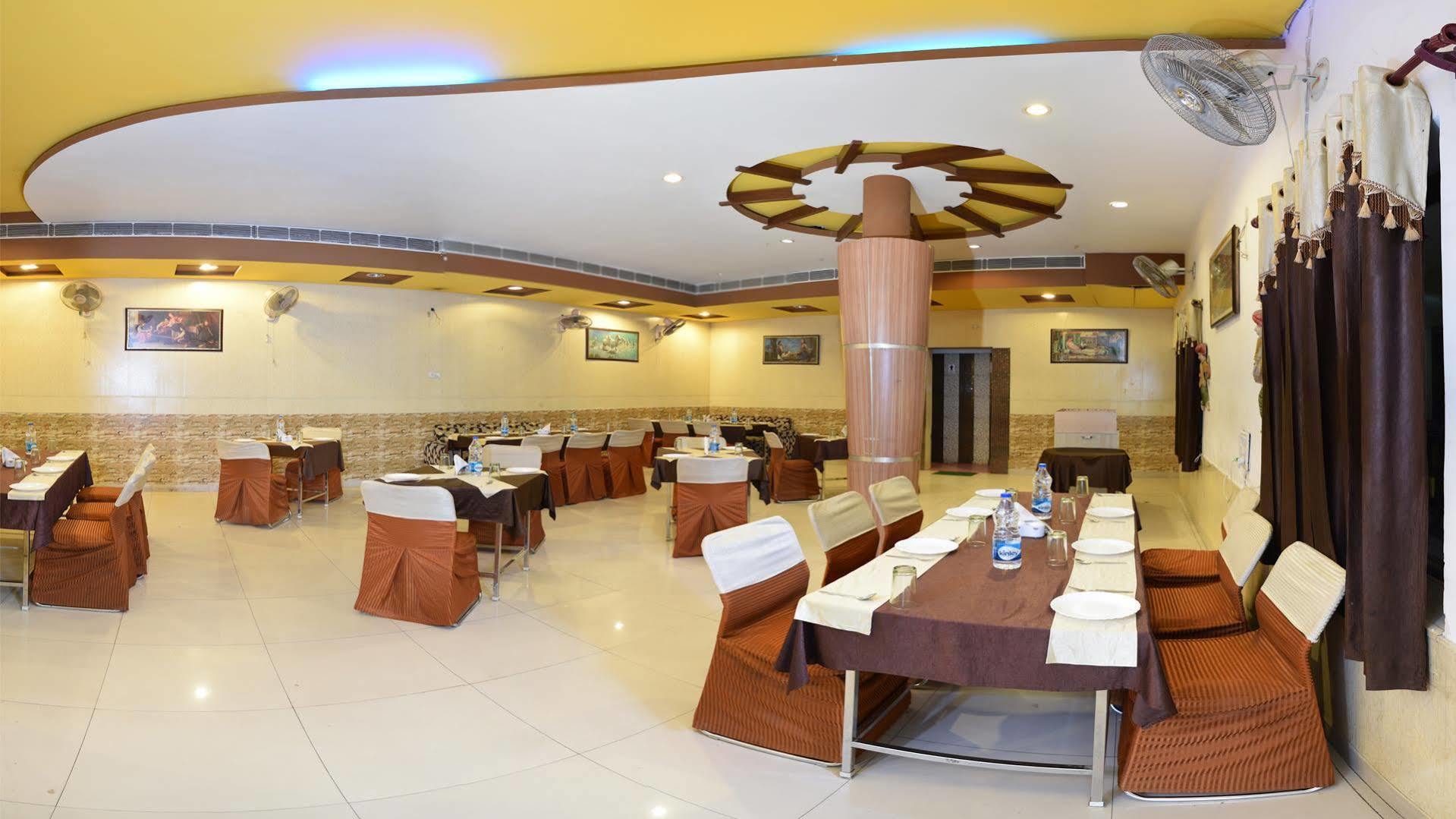 Hotel Hk Continental Amritsar Ngoại thất bức ảnh