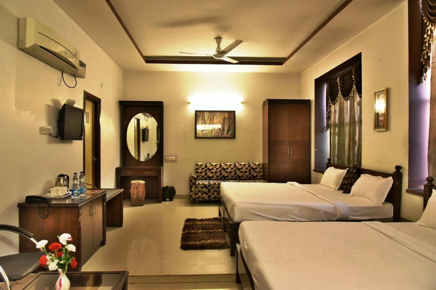 Hotel Hk Continental Amritsar Ngoại thất bức ảnh